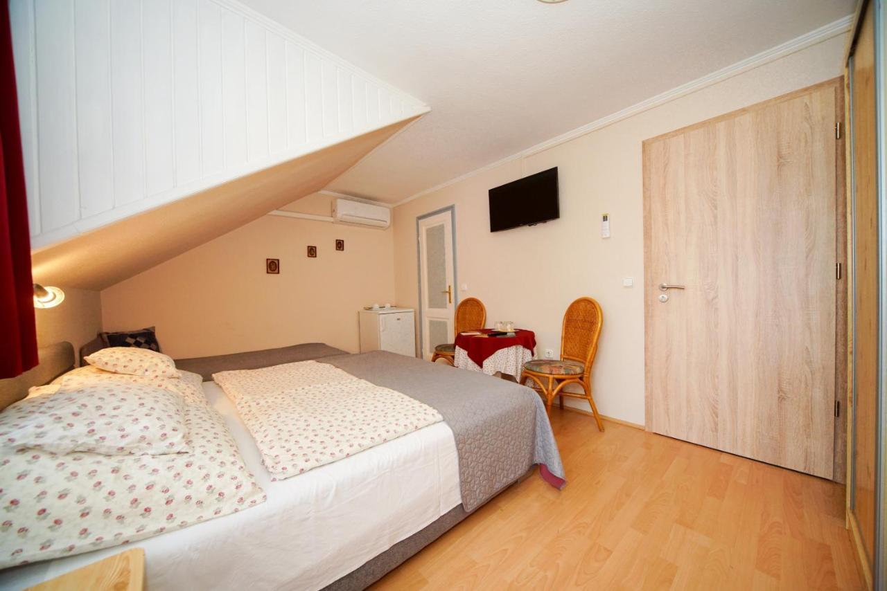 Siesta Vendeghaz Villa Eger Bagian luar foto
