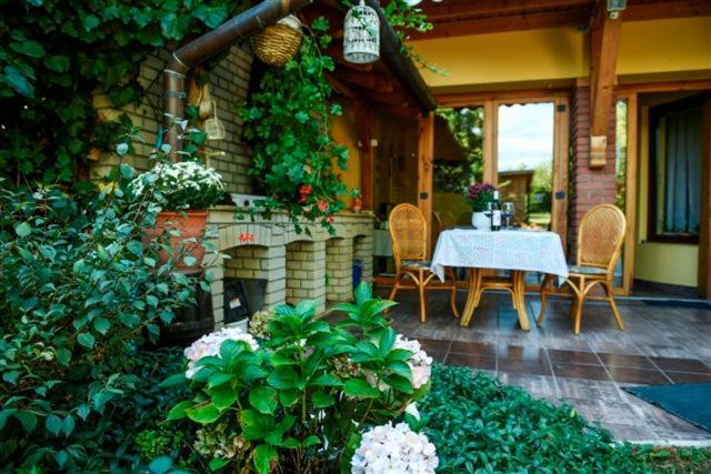 Siesta Vendeghaz Villa Eger Bagian luar foto