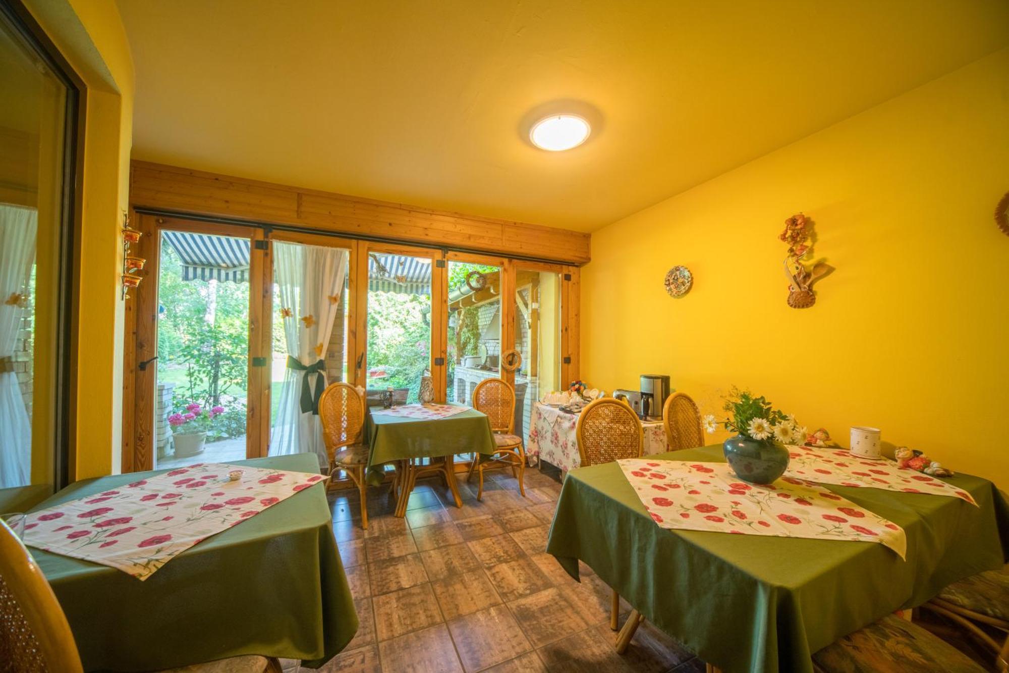 Siesta Vendeghaz Villa Eger Bagian luar foto