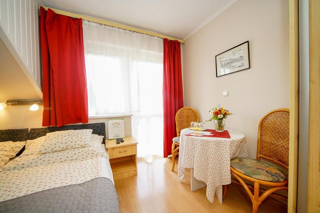 Siesta Vendeghaz Villa Eger Bagian luar foto